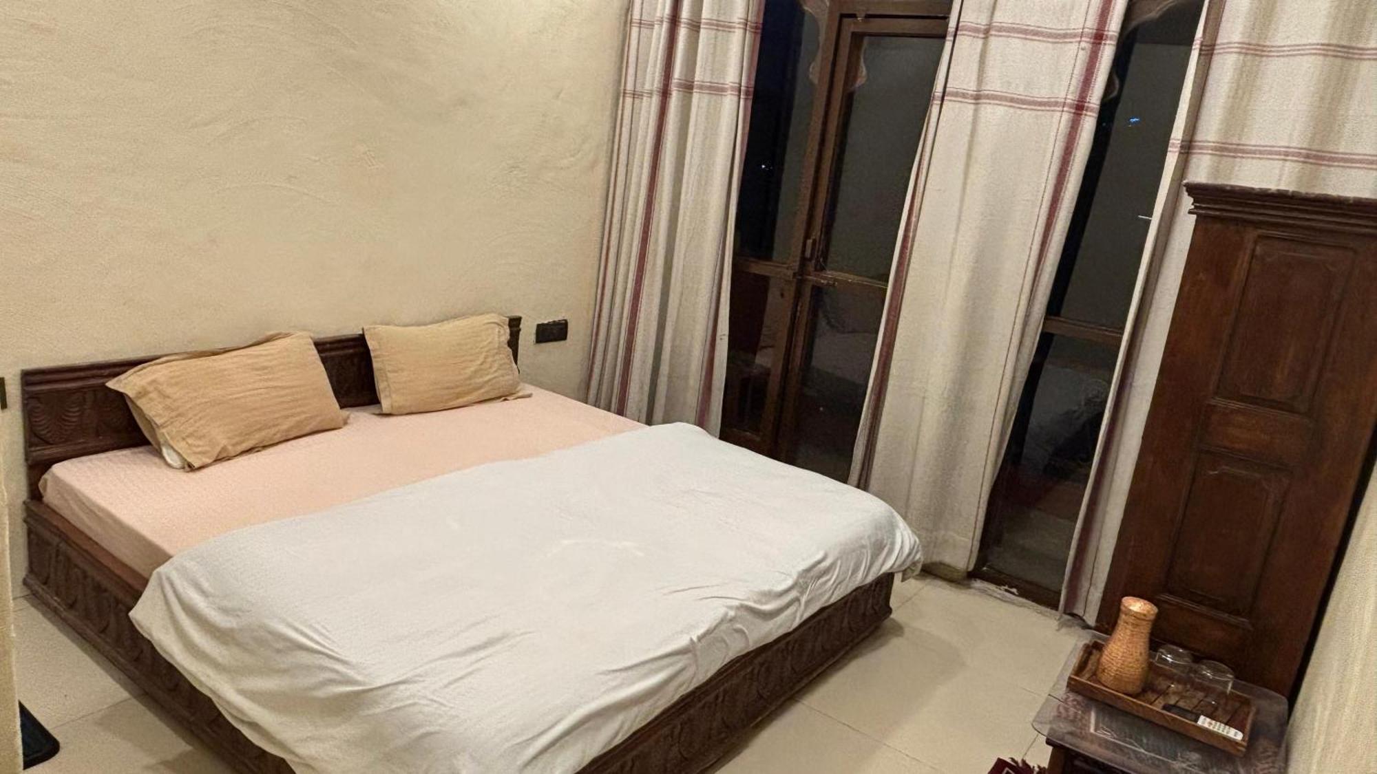 Vedic Dham Ganga Hotel Risikés Kültér fotó